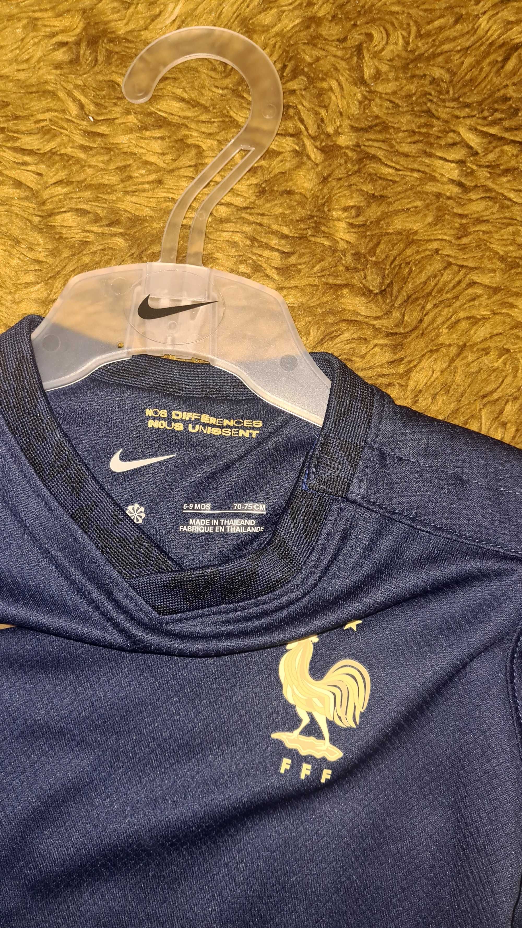 Франция футболен екип Nike (6-9месеца,70-75см)