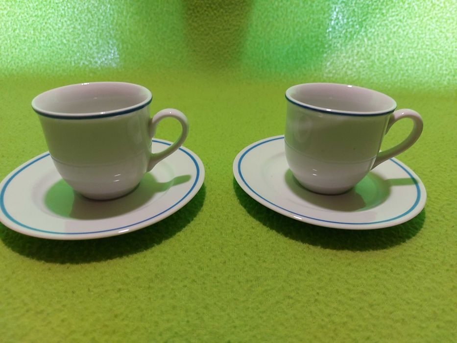Cescute pentru cafea cu farfurii, buc = 7