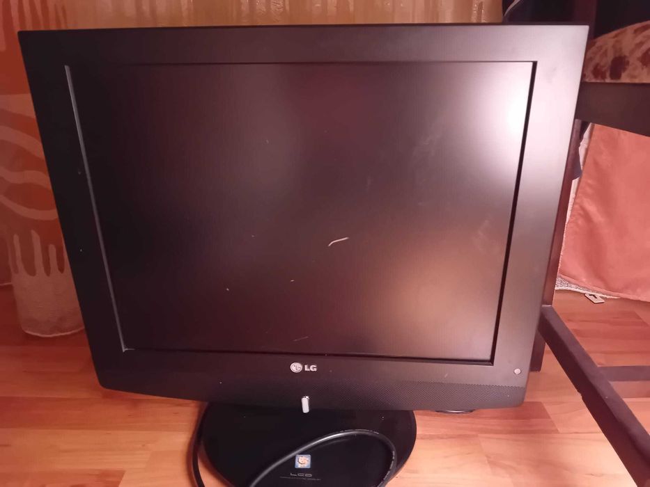 Vand TV LG 50 cm