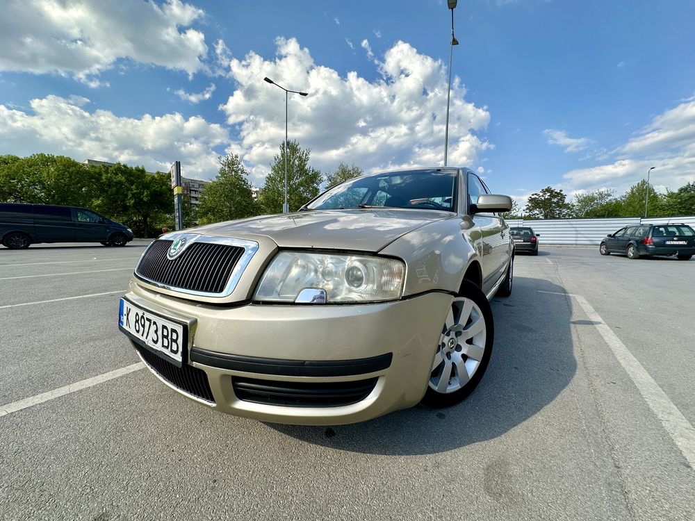 Продавам skoda superb