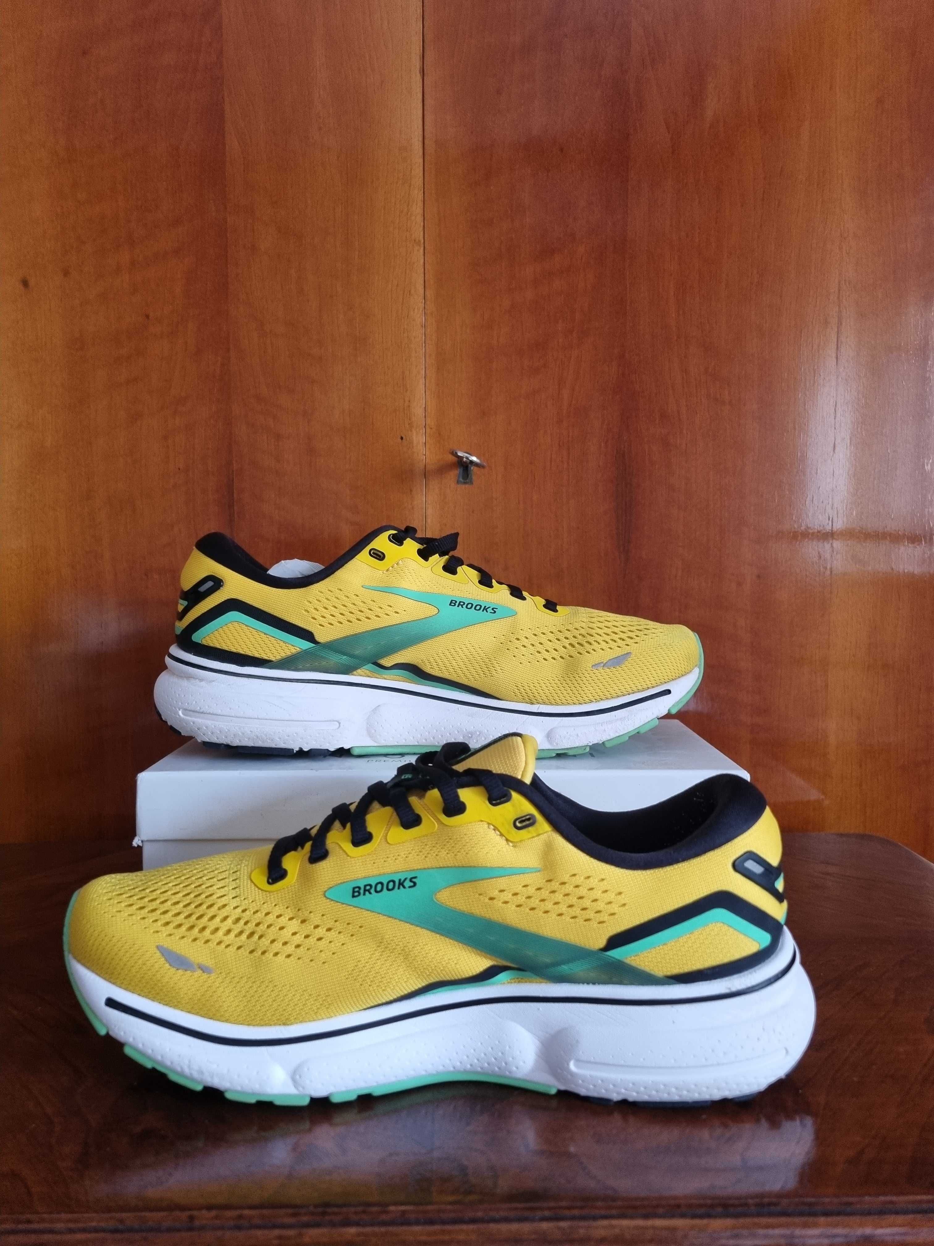 Adidasi Brooks (de sala,alergat, nu hoka,adidas,nike,mitzuno,asics)