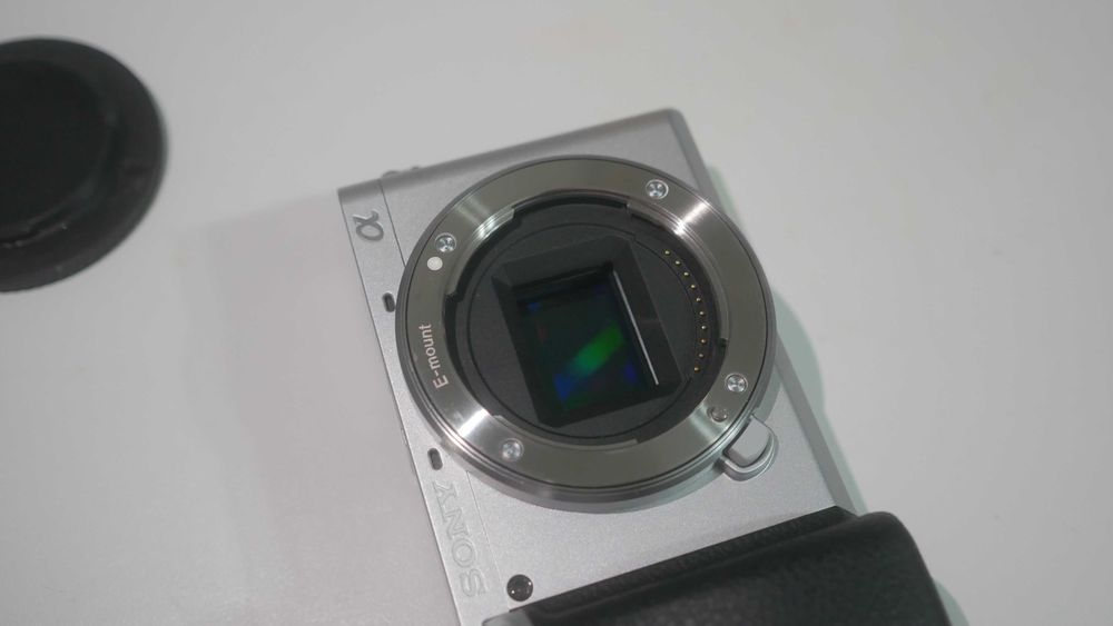 Sony a6100 sub 3000 cadre