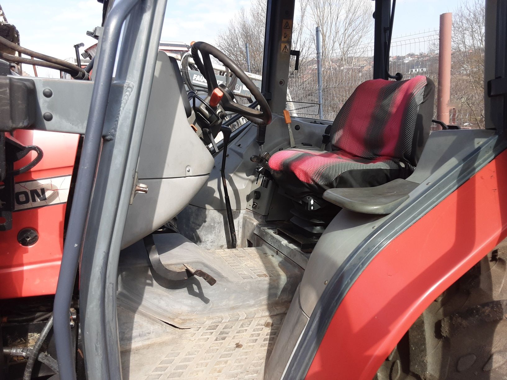 Tractor Massey-Ferguson,Fiatagri cu Încărcător,Recent Adus