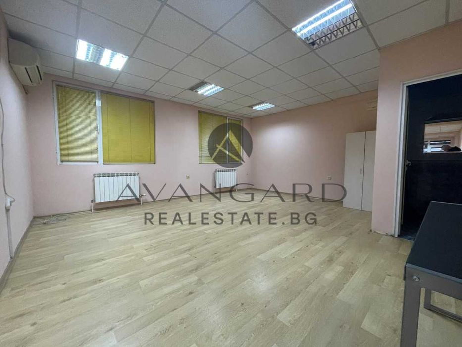 Продава се Магазин в Пловдив, Кършияка - 70 кв.м за 1600 €/кв.м - Снимка #6