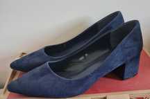 Pantofi cu toc mic