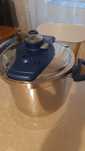 Oala sub presiune Tefal. 7,5 litri.