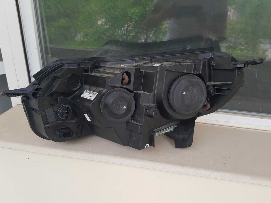 Фар Toyota Proace Bi-xenon/Led 2016