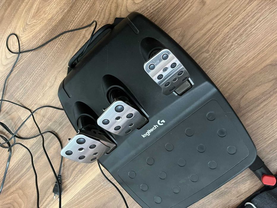 Volan gaming Logitech G29 Driving Force PS4, PS5 + Playseat Challenge