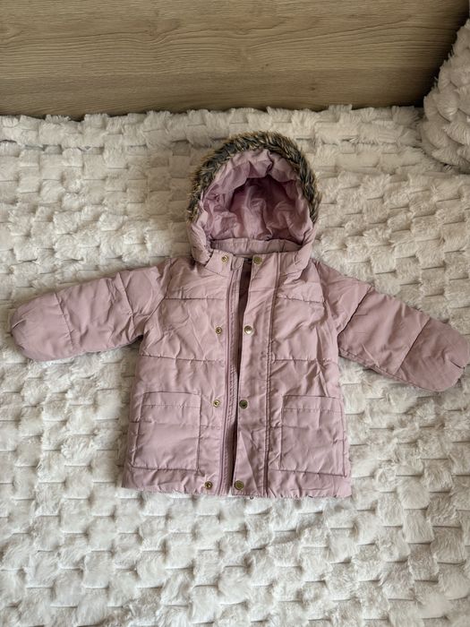 Бебешки и детски якета на марките hm и lcw.