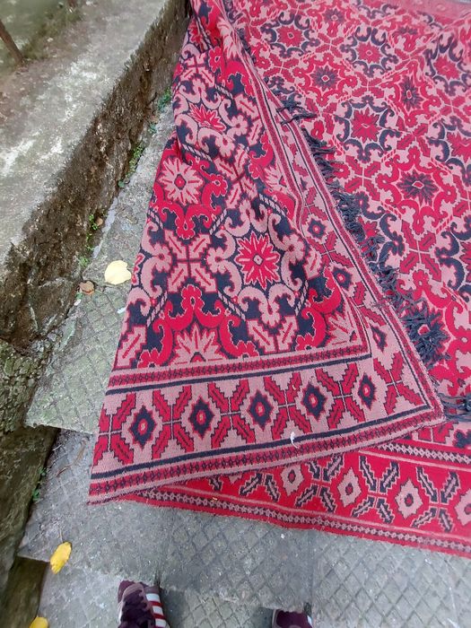 2  броя  килими  черга  и 3 броя юргани