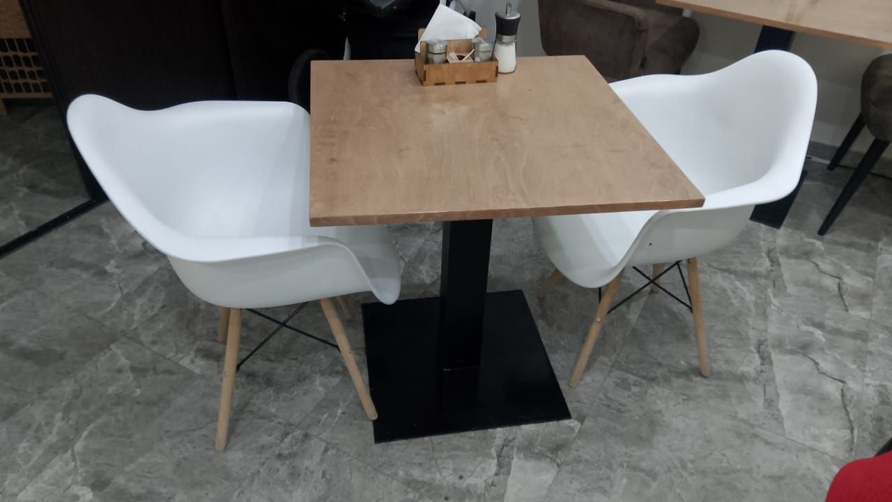 Продам стол стулья для кафе