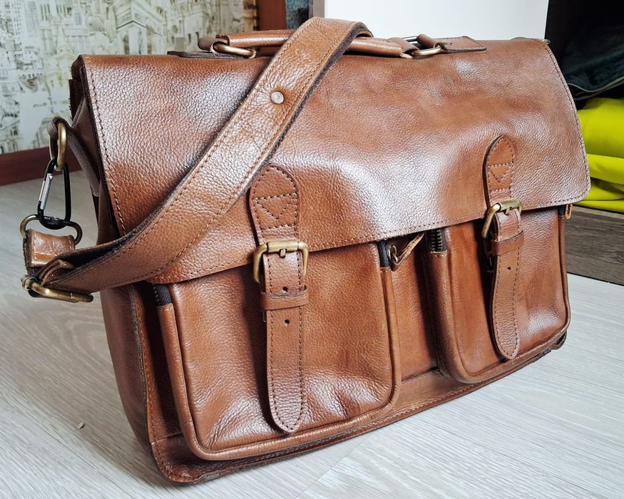 Кожаный портфель . Кожа 100%. Италия. Новый