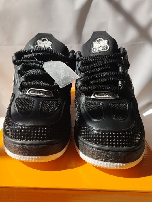 Louis Vuitton Skate, marimea 43, cadoul ideal, urgent