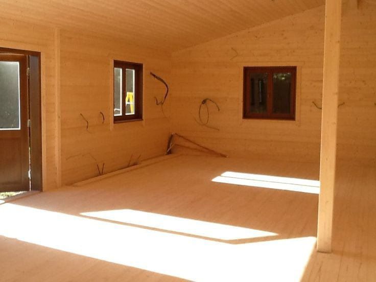 Vand cabana din lemn tratat bine izolat fonic si termic detali la tel