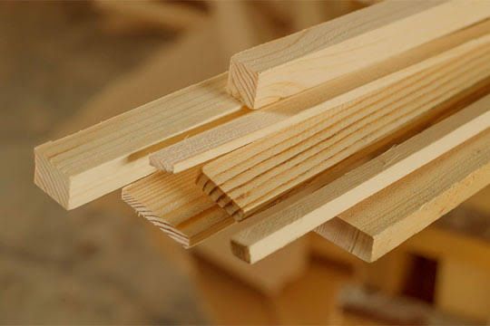 Декоративные элементы из сосны — уголок, плинтус, наличник, штапик