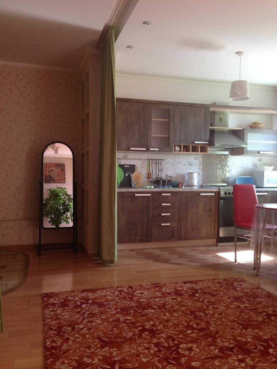 1-ком посуточно по часам Женис 67