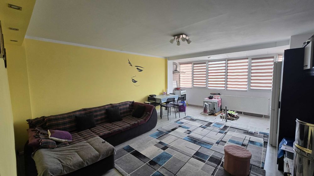 De vanzare Apartament 2 camere decomandat, utilat si mobilat complet