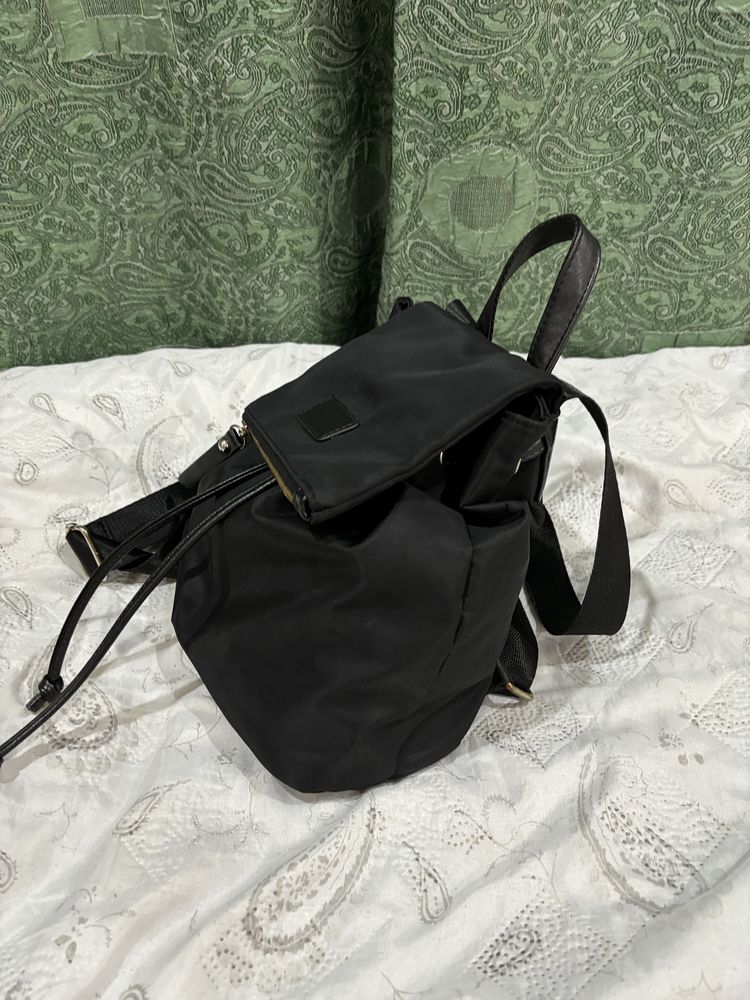 Черный маленький рюкзак