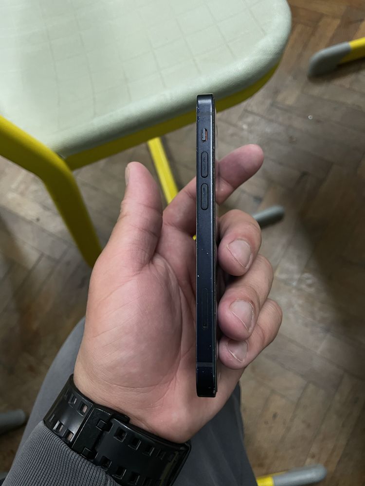 Iphone 12 mini..