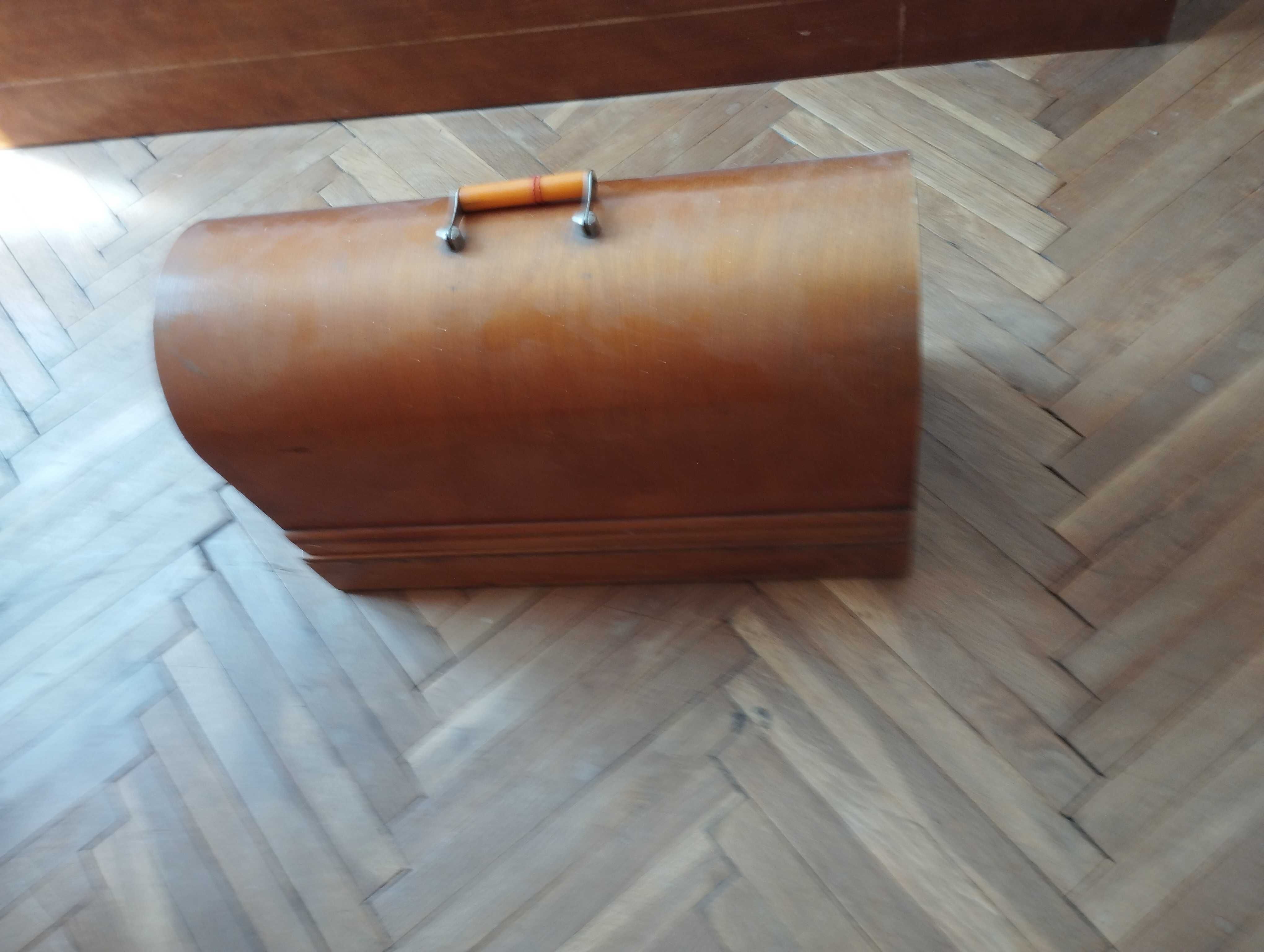 Продавам шевна машина Антика, Немска