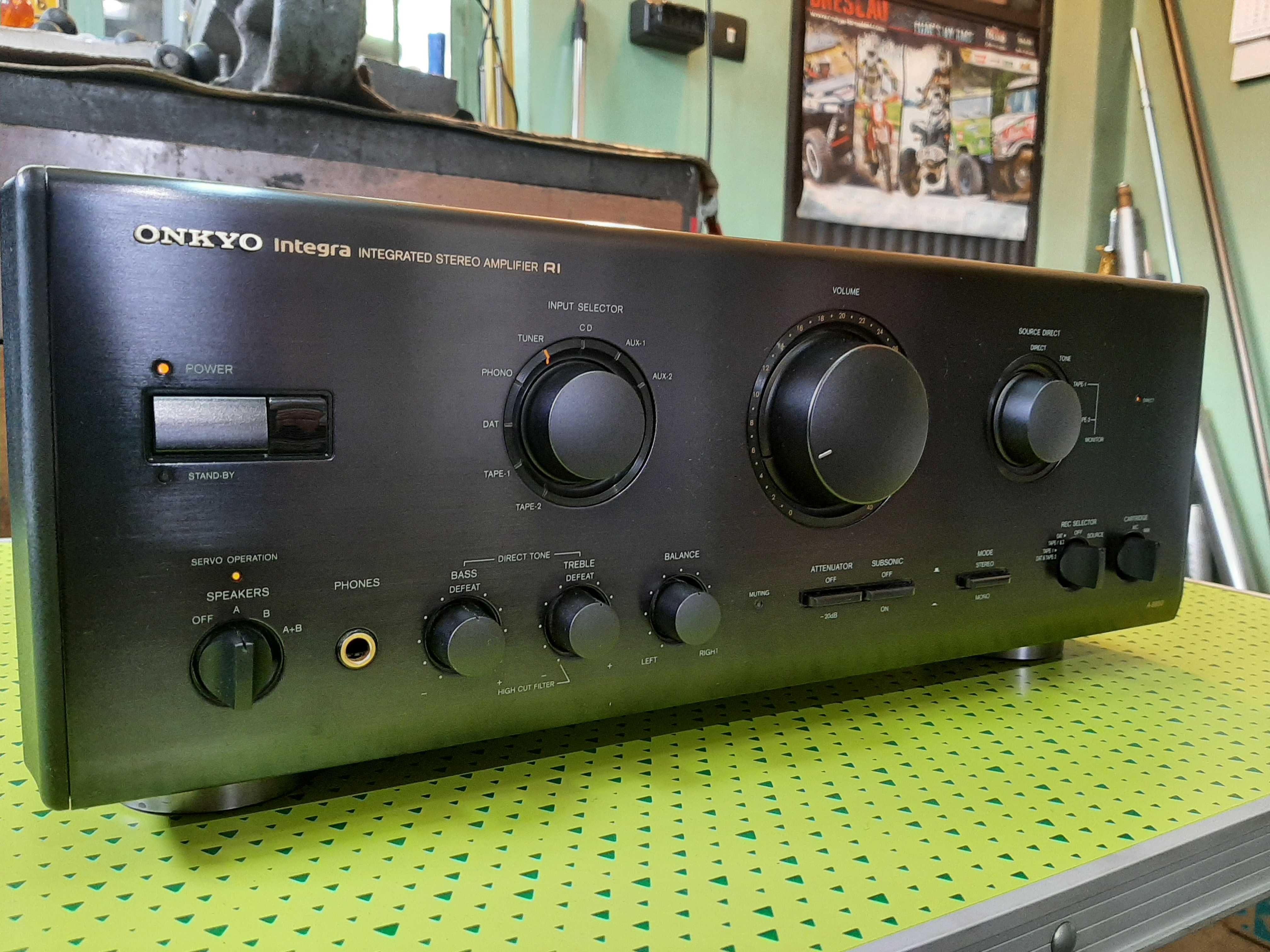 Onkyo 8850, стерео усилвател