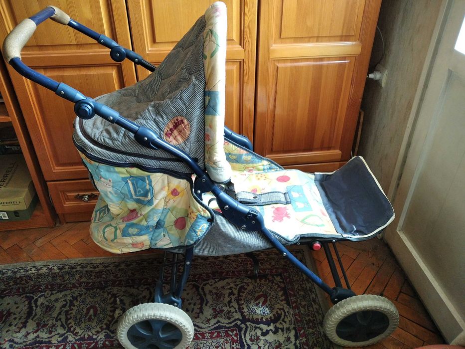 Подарява се голяма зимна количка