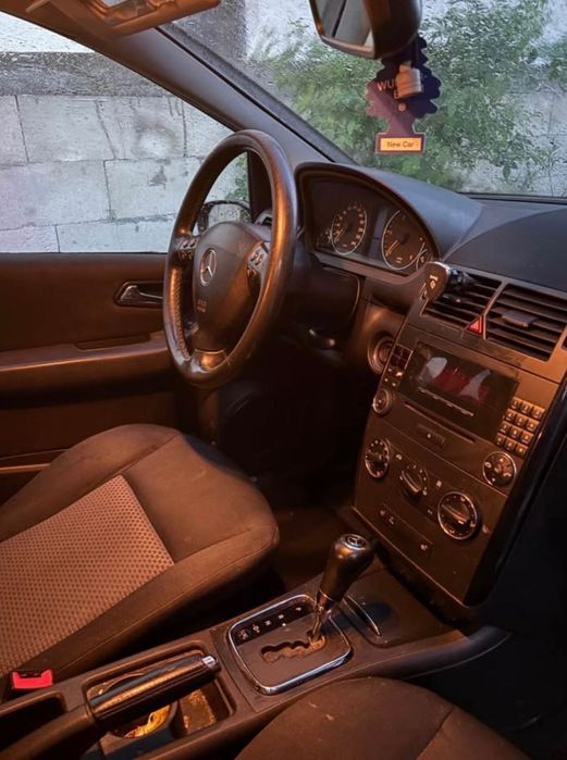 Vând Mercedes 180 CDI