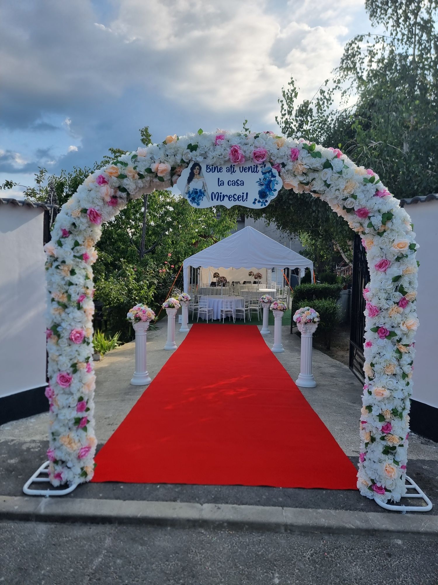 Corturi evenimente Dambovita Vitrine Frigorifice Panou floral Arcada