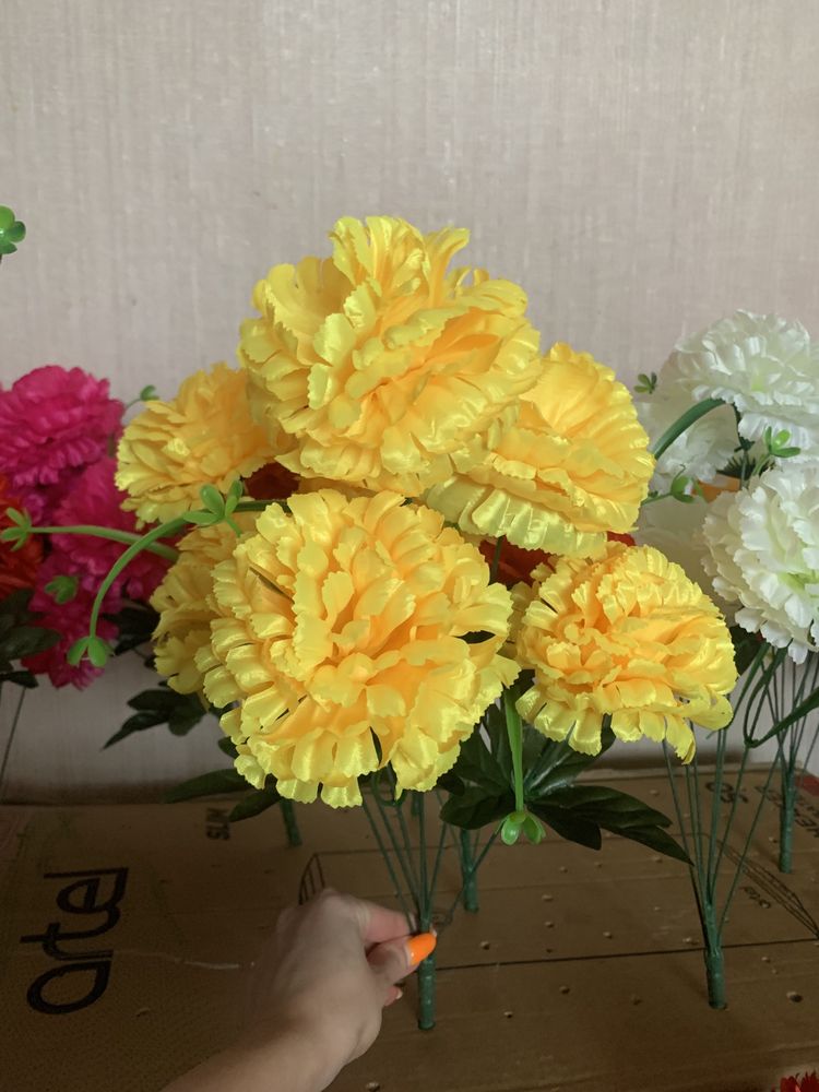 Продажа искуственых цвететов на Родительское