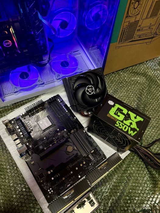 Ryzen 7 5800x+AsRock b450 pro+32 gb ram+ cooler artic+ sursa 550w