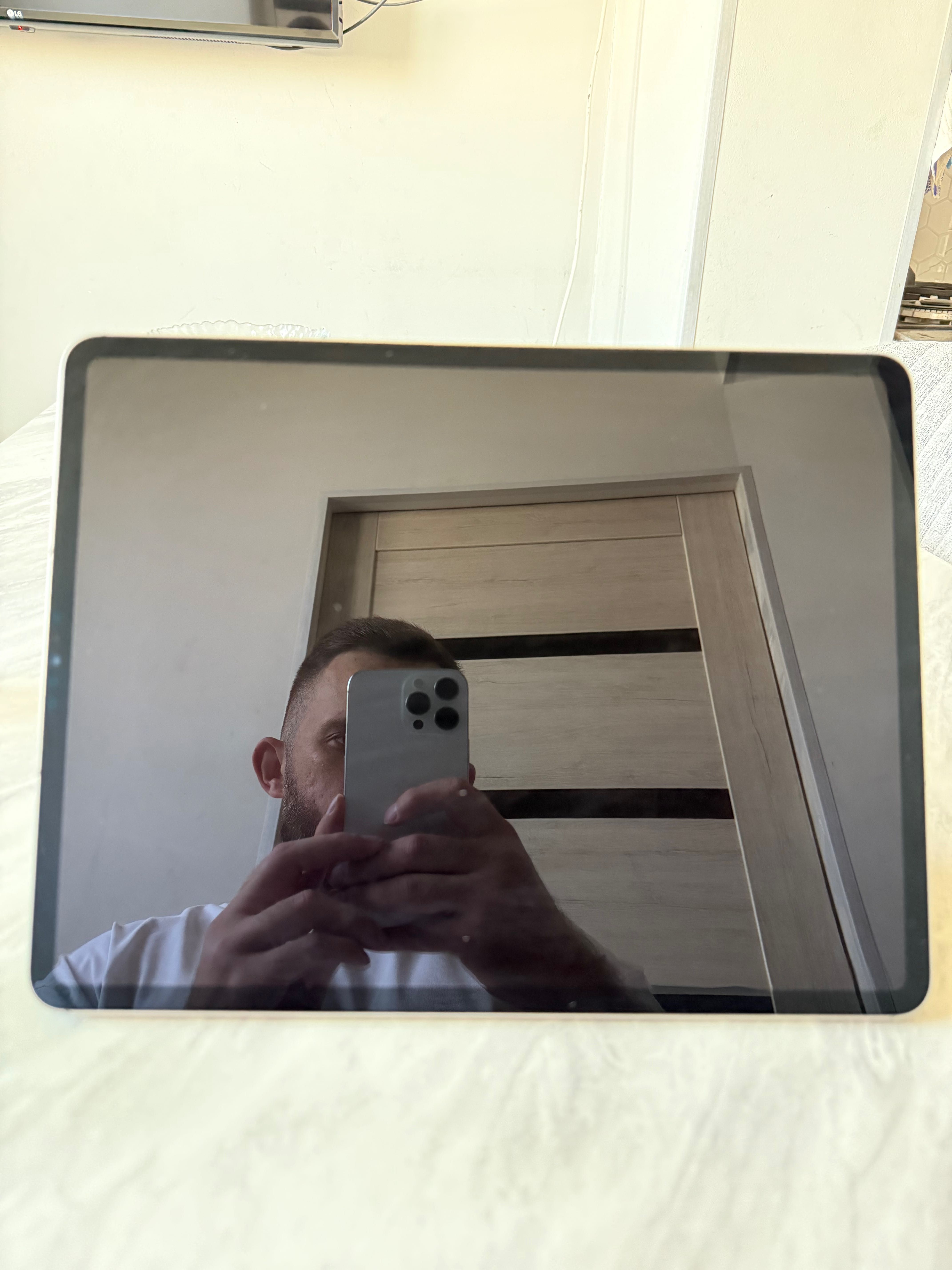 Продам свой IPad M2 на 12.9 диагональ