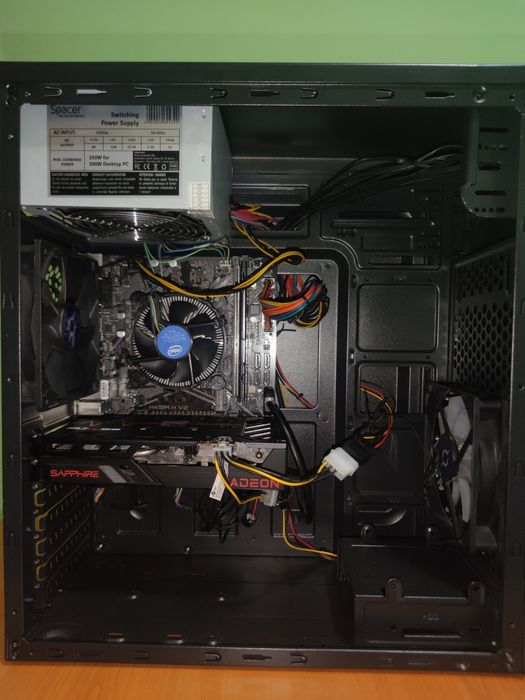 PC Gaming – i5-10400F, RX 6500XT, 16GB RAM, PSU 500W