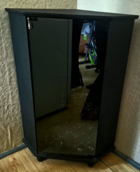 Ъглов шкаф барче