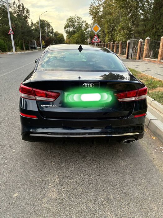Kia optima srochna sotiladi