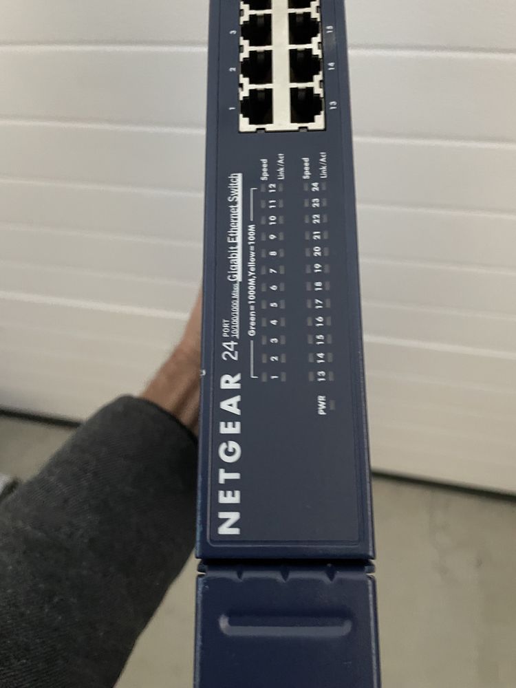 Netgear Switch 24 porturi