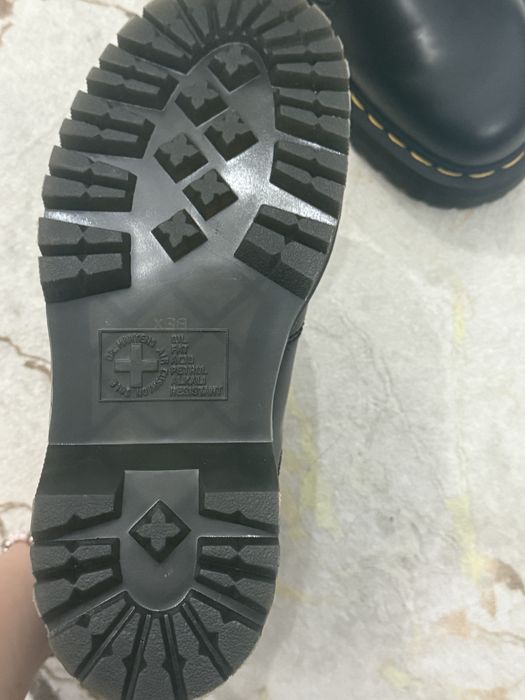 Ghete noi dama Dr. Martens