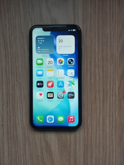 Vând iPhone 11 de 64 GB sănătate 78%