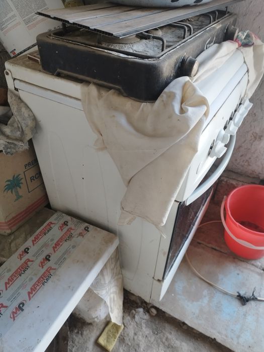 Gaz plita sotiladi ishlaydi