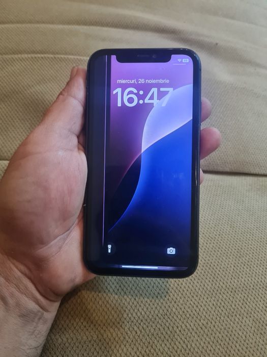 Vând iphone 11 de piese