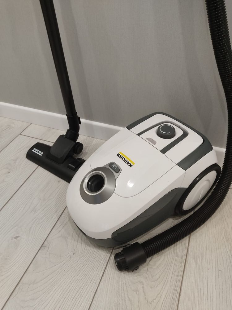 Пылесос Karcher VC 2 Premium белый