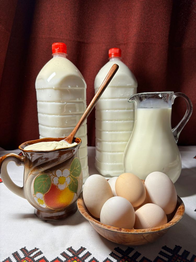 Vând lapte si produse din lapte de vaca