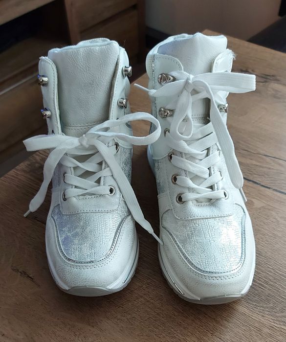 Дамски боти интересни модели