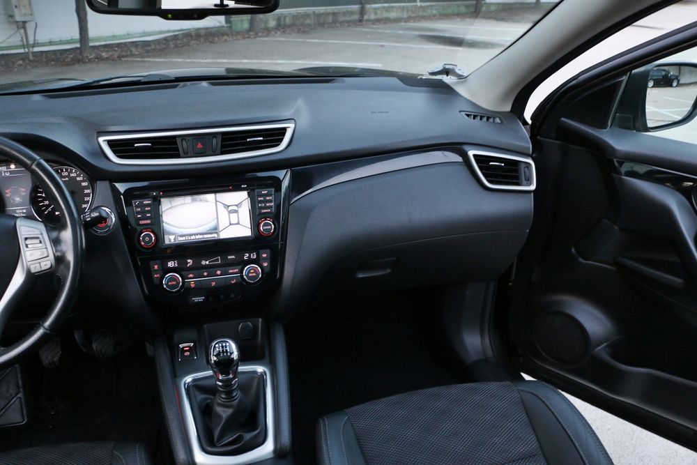 Nissan Qashqai  Panoramic, Piele,, Lane Assist, Xenon, Camere 360°