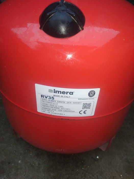 Продавам разшерителен съд за парно