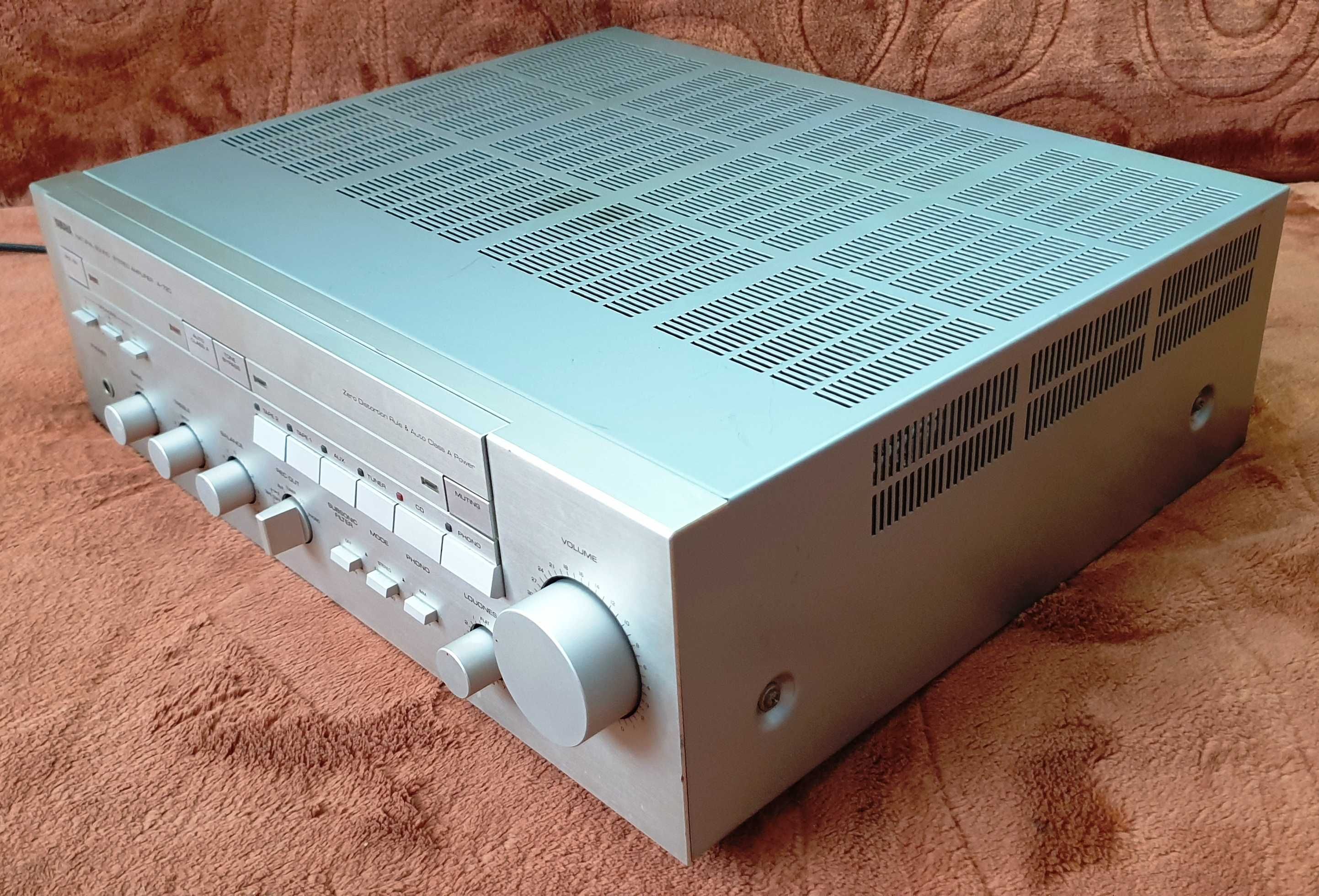 Yamaha A-720 amplificator vitange 2X105W pe 8 Ohm