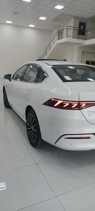 BYD Qin Plus 

Габариты: длина — 4765 мм, шири
