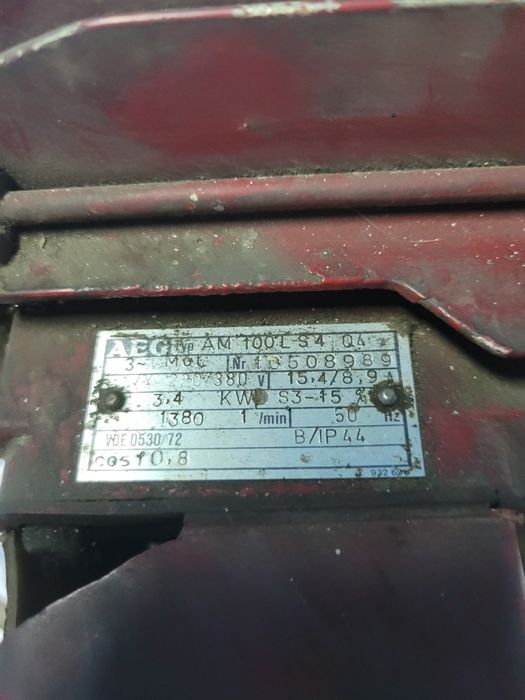 Vând  2 motoare electrice