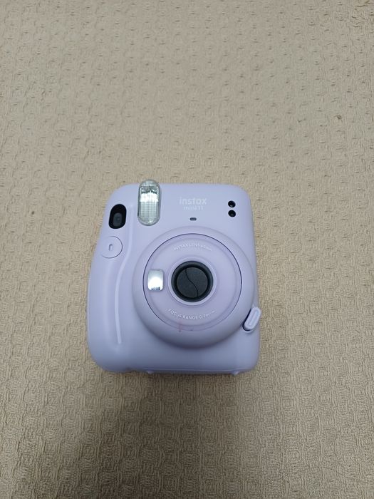 Фотоаппарат Instax mini 11 один раз использавалось