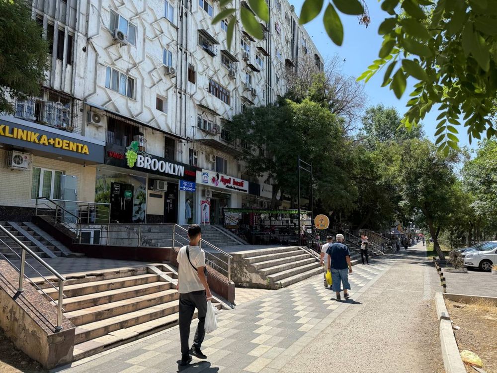 Аренда под Офис Ориентир Ахмад Дониш Карзинка  85м2 1400$ торг