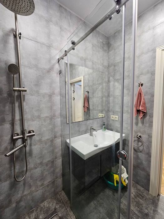 Улица Садык Азимова продаю Двухкомнатную